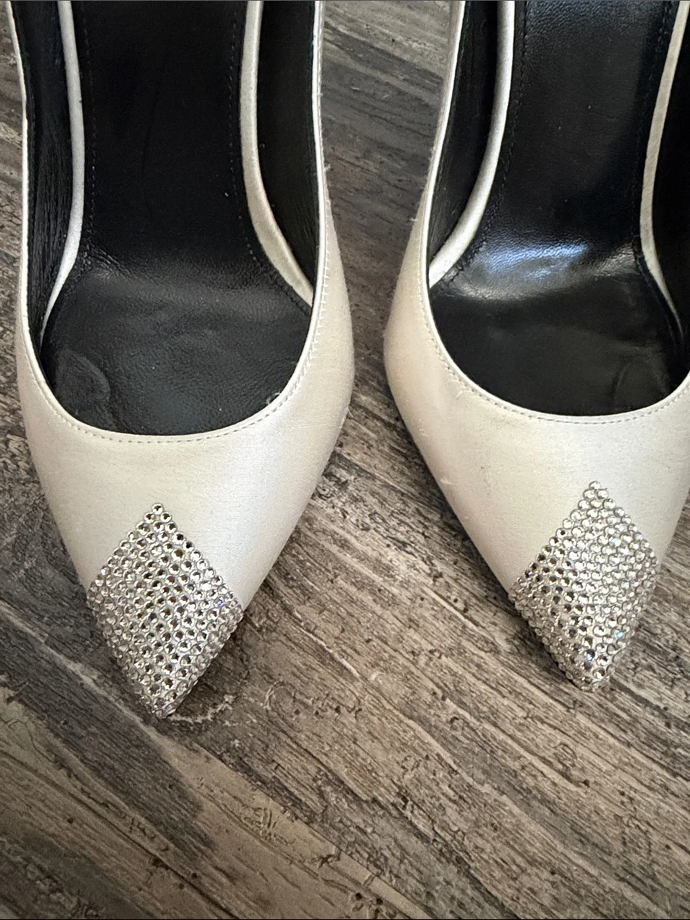 Saint Laurent off white Pointed Toe Pumps with silver Crystal Tip - Picture 2 of 9